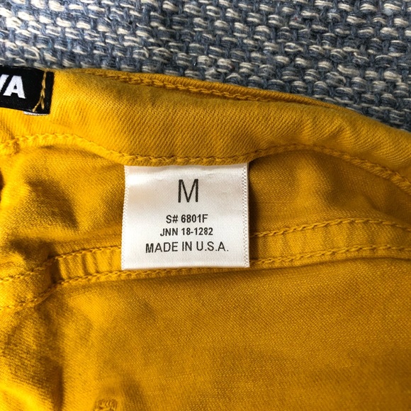 FASHION NOVA 💕 Mustard Distressed Shorts (M) - Picture 4 of 5